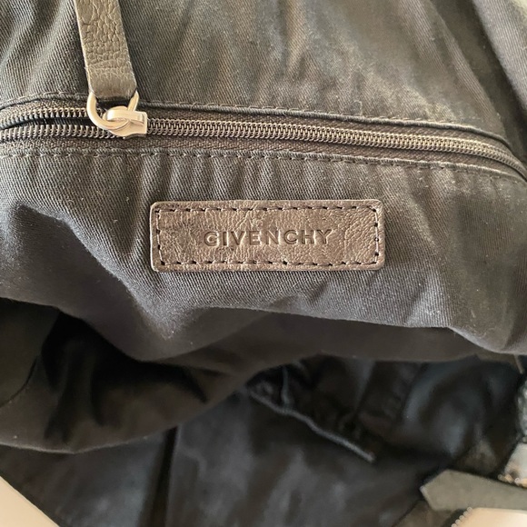 Givechy Black Shoulder Bag - Picture 8 of 8